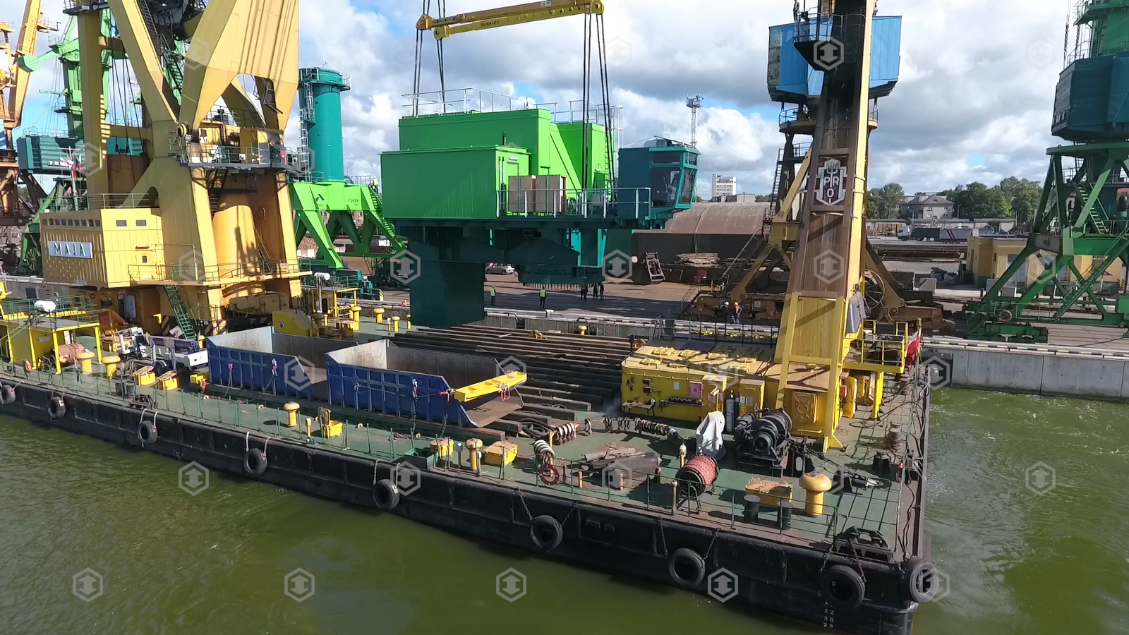 Assembly and installation of TUKAN gantry cranes